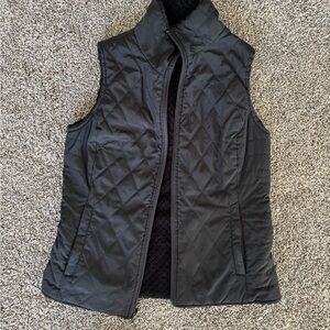 Ariat Women's Dark Quilted Vest